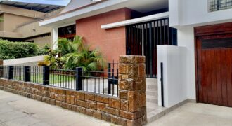 Venta/Alquiler bonita casa en Piura frente a parque! Super ubicacion!